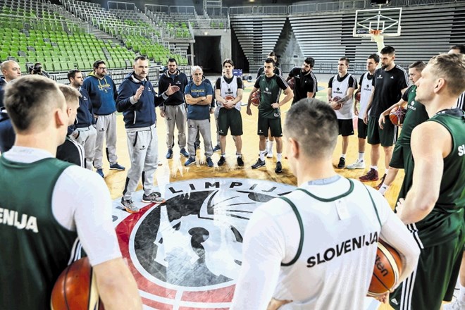 V Ljubljani se je včeraj spet zbrala slovenska moška košarkarska reprezentanca.