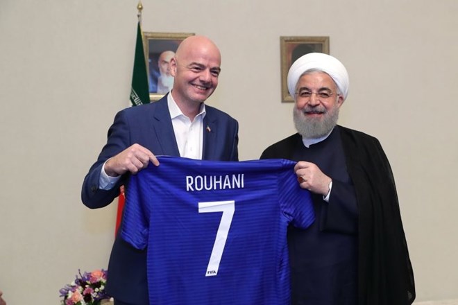 Iranski predsednik Hassan Rouhani in predsednik Fife Gianni Infantino sta se srečala v predsedniški palači v Teheranu.