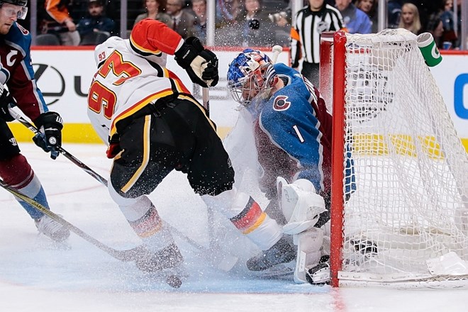 NHL: Vegas izgubil tretjič zapored, MacKinnon igralec večera