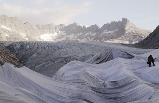 Švicarji ledenike ovijajo v odeje