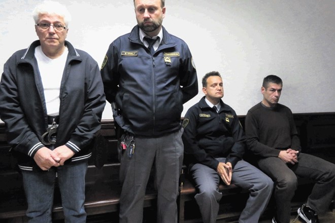 Franc Vajda (stoji) je za uboj Srečka Marina v sostorilstvu dobil 14, Andrej Bagari (zadaj) pa 12 let zapora.