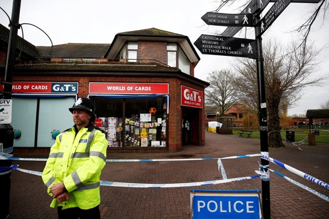 Policija v Salisburyju, kjer so našli zastrupljenega Skripala in njegovo hči.