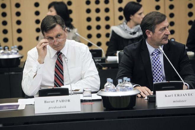 Predsednik Borut Pahor in zunanji minister Karl Erjavec se očitno o zunanji politiki ne usklajujeta dovolj.