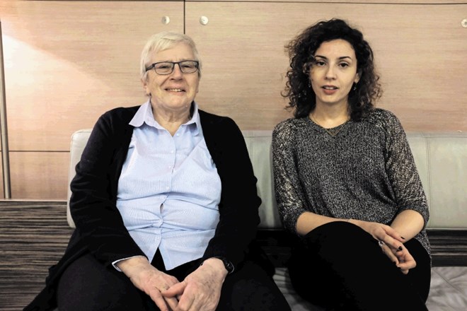 Mila Turajlić, režiserka, in njena mama Srbijanka Turajlić, protagonistka dokumentarnega filma Druga stran vsega