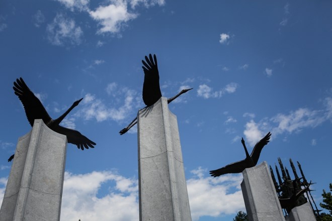 Spomenik vsem ruskim vojakom, ki so na ozemlju Slovenije umrli v obeh vojnah (Ljubljana - Žale).
