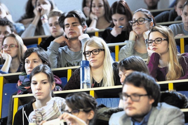 Več kot tretjina slovenskih študentov meni, da jih šolski sistem  slabo  pripravlja na službene dolžnosti.