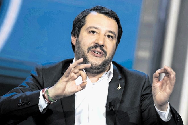 Vodja Lige Matteo Salvini se ob pogledovanju k premierskemu položaju vse bolj ozira h Gibanju petih zvezd in se oddaljuje od...