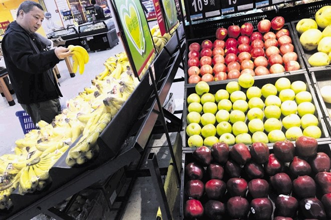 Z uvedbo carin na ameriško sveže sadje bodo za kitajskega potrošnika domače banane morda ugodnejša izbira od ameriških...
