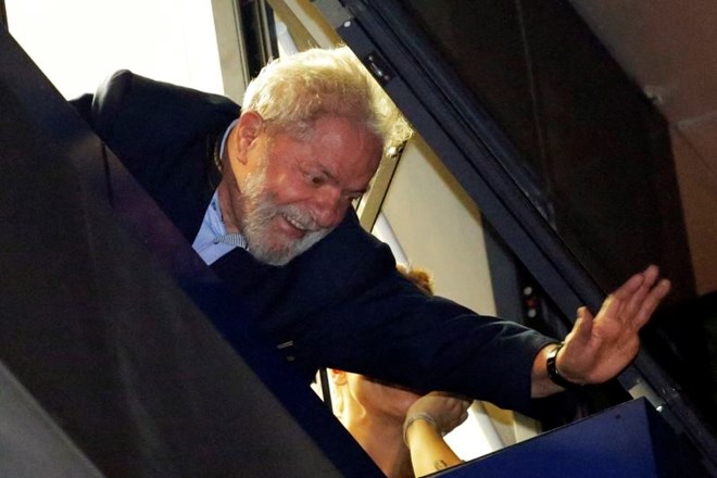 Nekdanji brazilski predsednik Lula se ob izteku roka ni predal policiji 