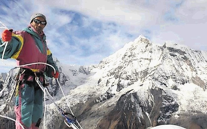 Everest in lovci na rekorde