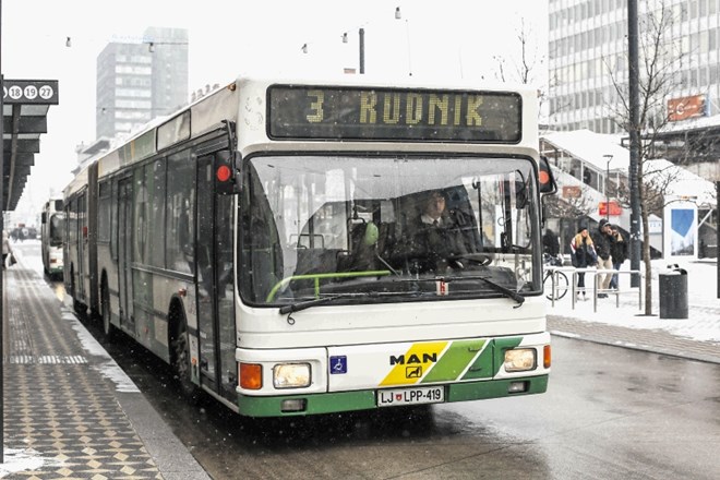 Več sto voznikov mestnih avtobusov se je znašlo v sodnem sporu s svojim delodajalcem.