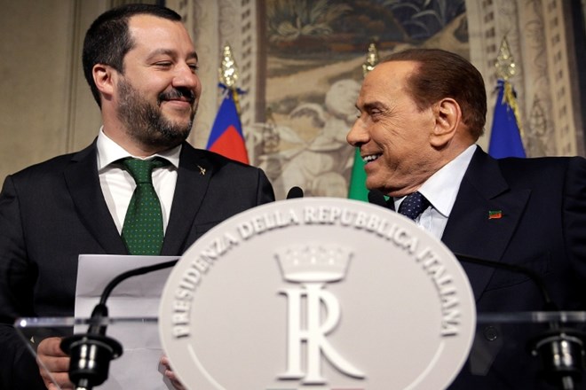 Silvio Berlusconi (desno) in vodja stranke Liga Matteo Salvini (levo).
