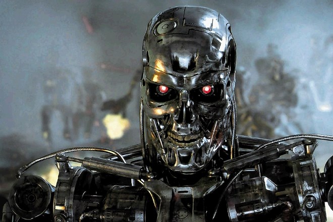 K prepovedi avtonomnega orožja (na fotografiji robot, opremljen z umetno inteligenco, iz filma Terminator 2)  je že lani...