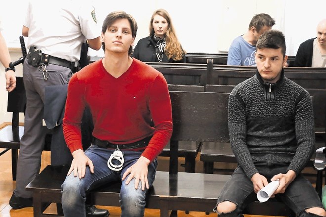 Komaj 19-letni Ljubljančan Ajdin Hadžić (levo) je poleg ropa, ki ga je priznal in bil zanj včeraj tudi obsojen, še v...
