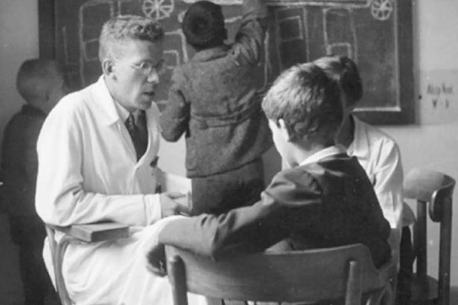 Cenjeni pediater naj bi sodeloval z nacisti in otroke pošiljal v zloglasno dunajsko bolnišnico.
