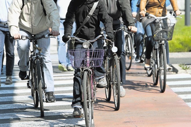 Večina kolesarjev predpise spoštuje, žal pa so tudi izjeme, ki se na predpise ne ozirajo.