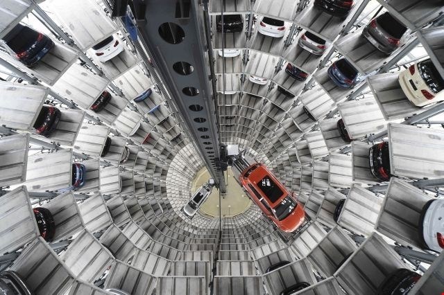 Bosch kljub negotovosti zaradi uvoznih dajatev v gradnjo tovarne v Mehiki