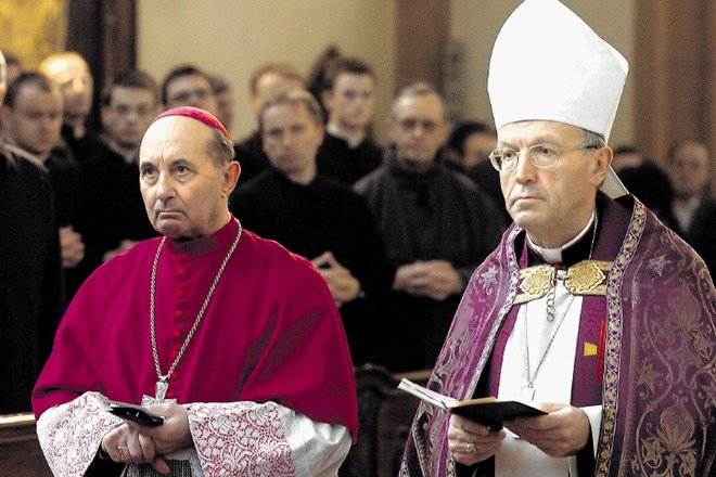 Upokojeni nadškof Frančišek Kramberger (levo) je danes na sodišču potrdil, da Anton Stres (desno) v času, ko je bil...