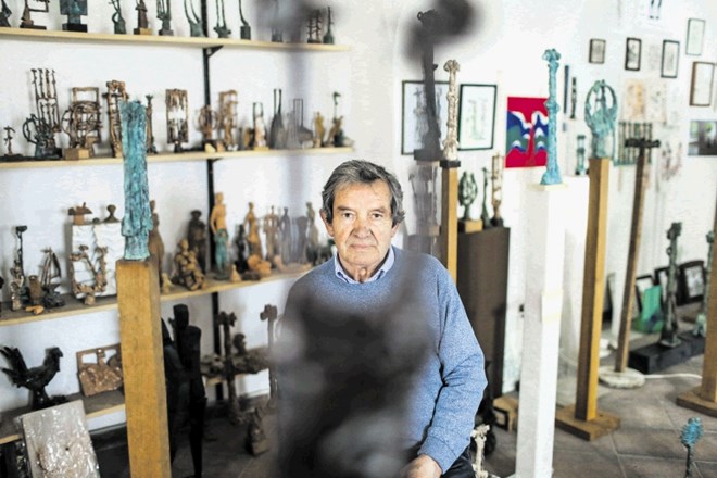 Kipar Dušan Tršar v svojem ateljeju na Gornjem trgu v Ljubljani. Ne zanimajo ga več toliko velike plastike, ki so v njegovi...