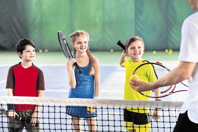 Ne glede na znanje ponuja  tenis  obilo užitkov v vseh obdobjih življenja.