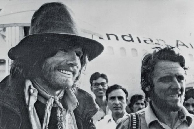 Reinhold Messner in Peter Habeler na poti v Evropo, zatem ko jima je leta 1978 uspel pionirski podvig.