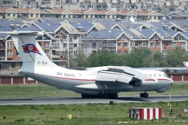 Severnokorejsko letalo je v ponedeljek pristalo v kitajskem mestu Dalian na severu države.