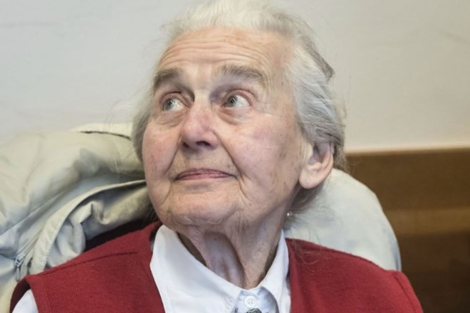 Nemški policisti le izsledili 89-letno nacistično babico, 2.