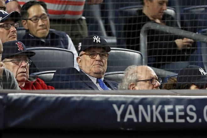 Rudy Giuliani (s kapo  New York Yankees).