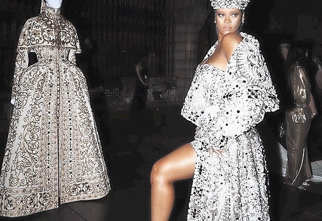 Rihanna je bila na Met Gala oblečena kot papež.
