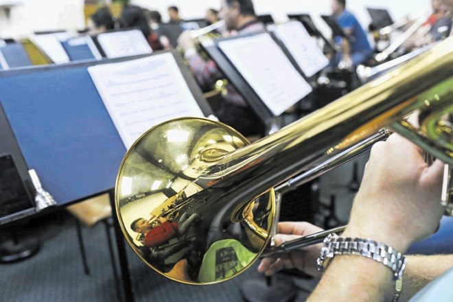 Godbe so postale zares imeniten orkestrski sestav, ki izvaja kakovosten glasbeni program.