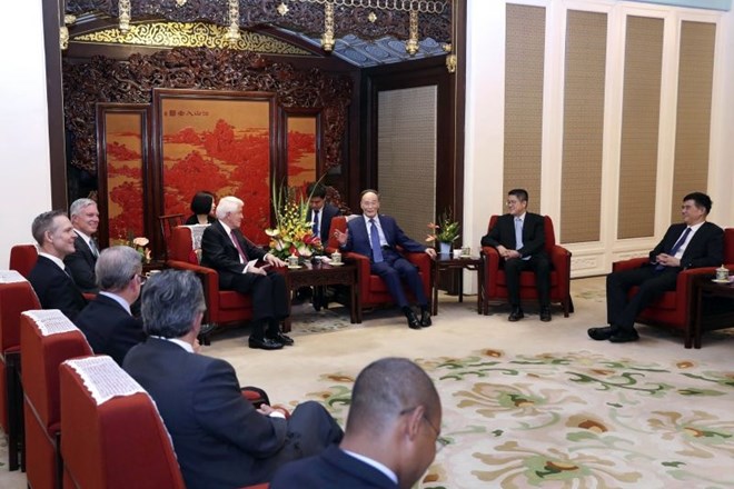 Srečanje kitajske in ameriške delegacije