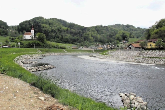 V Laškem se bodo protipoplavni ukrepi nadaljevali z urejanjem  Marijagraškega ovinka v dolžini 640 metrov v smeri proti...