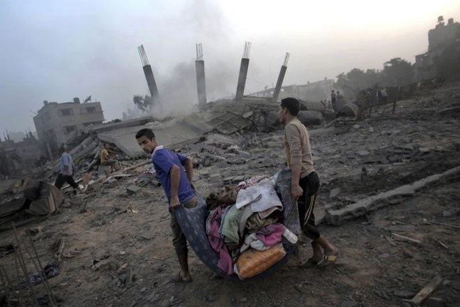 Izrael z zračnimi napadi na Hamasove tarče na območju Gaze 