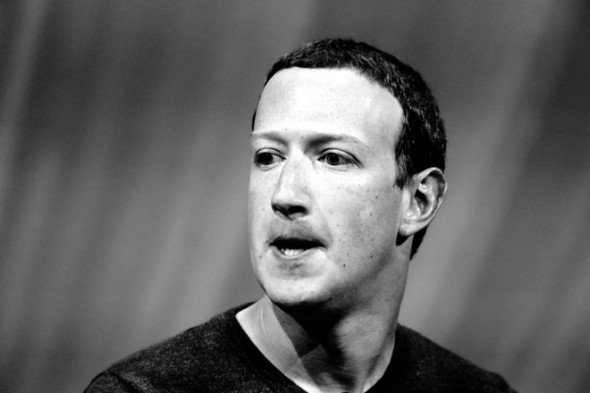 Mark Zuckerberg, izkušeni opravičevalec
