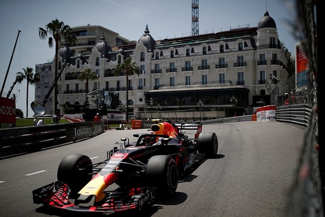 Ricciardo s prvega mesta v Monaku