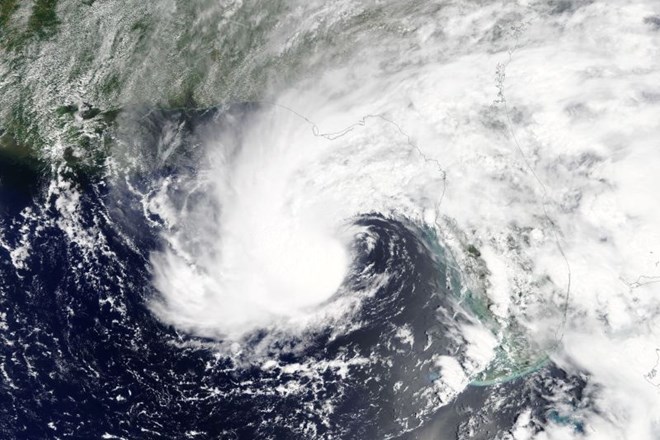 Jugovzhod ZDA se pripravlja na prvo neurje letošnje orkanske sezone