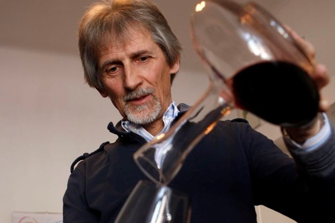 Dušan Brejc je v 35 letih poskusil in izpljunil približno 122.000 različnih vin 