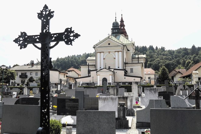 Občina bi po zakonu morala postati lastnica šentviškega pokopališča najpozneje do leta 2026. Zato so tudi sprožili postopek...