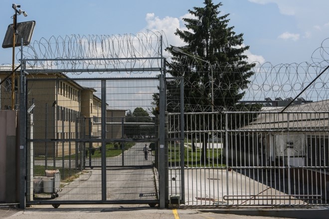 Zaradi premalo paznikov v Ljubljani tedensko odpade 20 sodnih obravnav