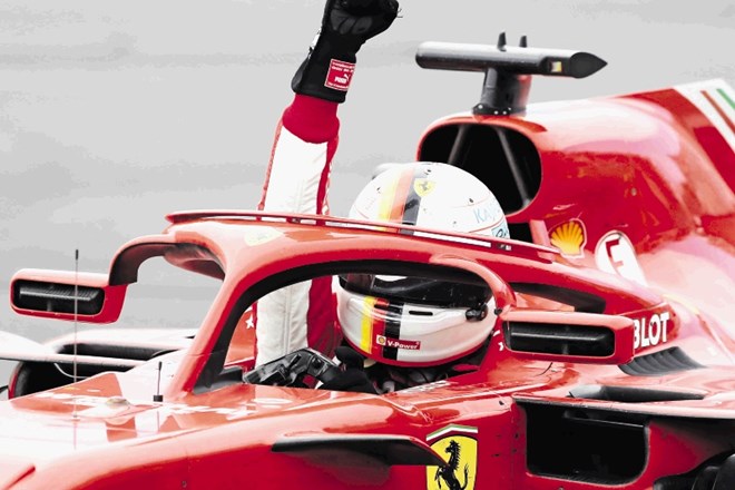 Sebastian Vettel je v zadnjih dneh najbolj nasmejan dirkač formule ena.
