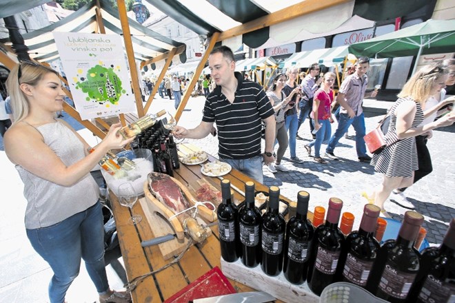Predstavilo se bo več kot šestdeset ponudnikov vinske kapljice in kulinaričnih dobrot iz vse Slovenije.