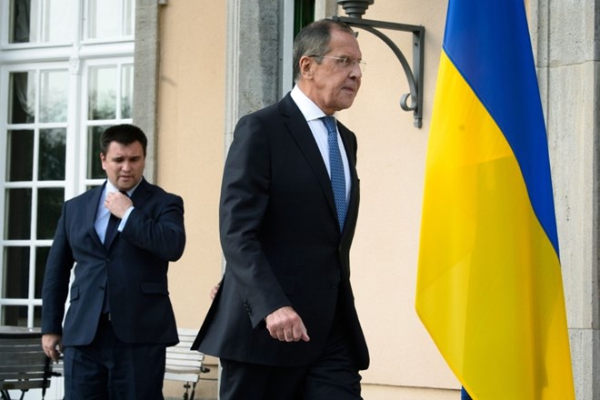 Ruski zunanji minister Sergej Lavrov (v ospredju).