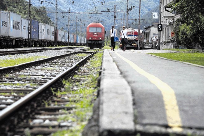 Medtem ko večina Borovničanov uporablja vlak, na občini razmišljajo, kako uvesti javni prevoz na klic.