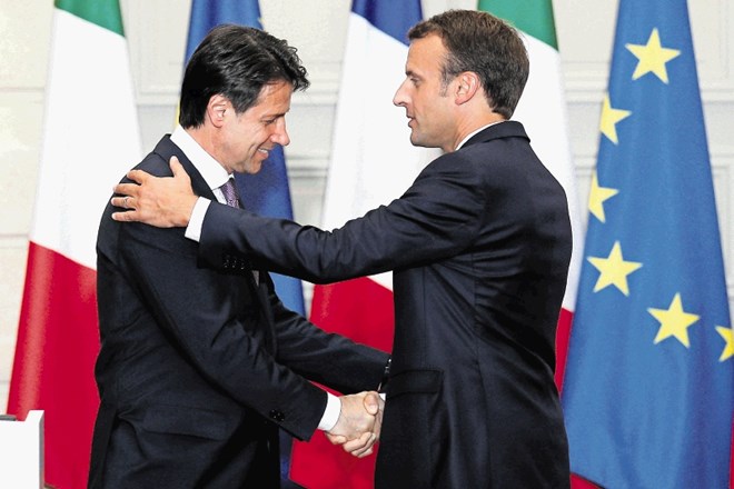 Po izmenjavi medsebojnih očitkov med Rimom in Parizom sta Macron in Conte danes našla skupni jezik.