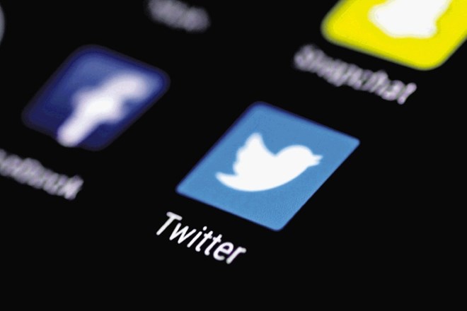 Twitter bo v boju proti lažnim profilom uvedel overjanje novih uporabnikov