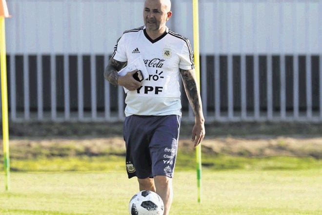 Jorge Sampaoli je selektor Argentine le še na papirju.