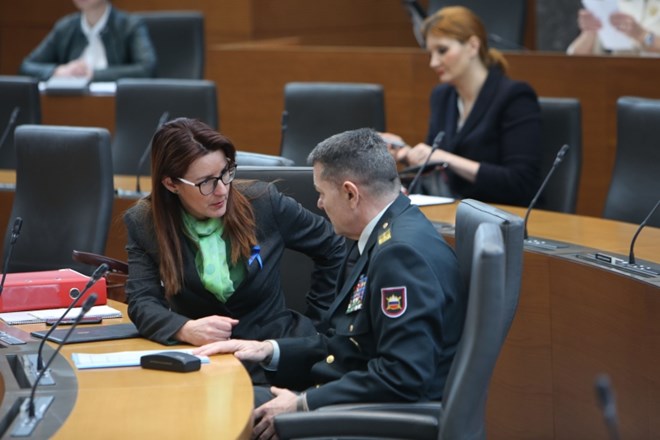 Ministrica za obrambo Andreja Katič in načelnik Generalštaba SV generalmajor Alan Geder
