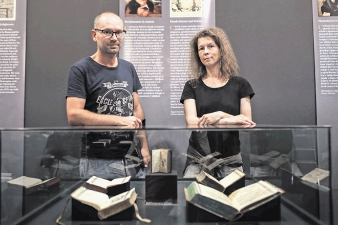 Dr. Sonja Svoljšak in dr. Luka Vidmar:  Zgodovina potovanj, nakupov in preprodaj prepovedanih knjig je bila vedno nadvse...