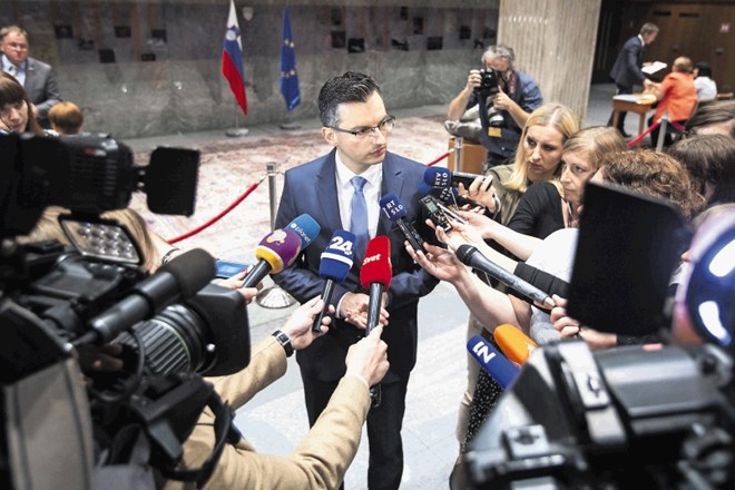 Marjan Šarec pravi, da je  bilo besedilo koalicijske pogodbe, ki je  prišlo v javnost v  ponedeljek, zgolj »osnutek osnutka«....