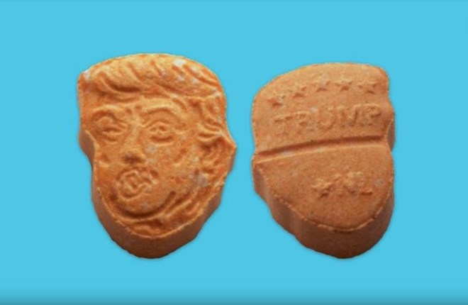Donald Trump s »svojimi« tabletami ekstazija